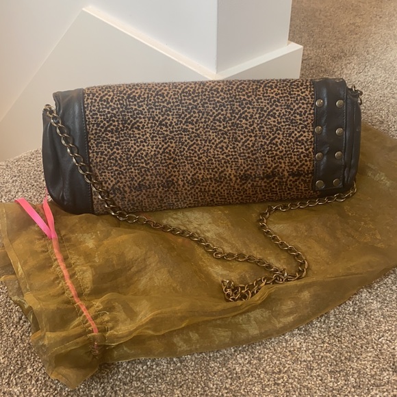 Handmade Monica Famora Leather Clutch - Picture 3 of 3